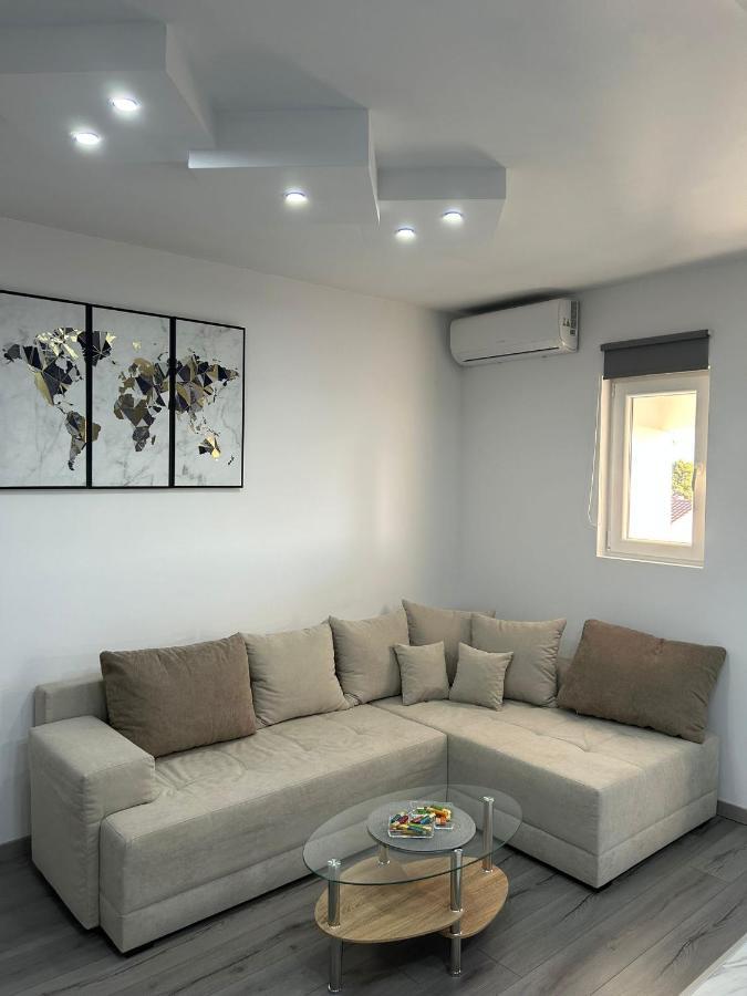 Apartment Marko With A Beautiful View Of The Sea Kaštel Sućurac Exteriör bild