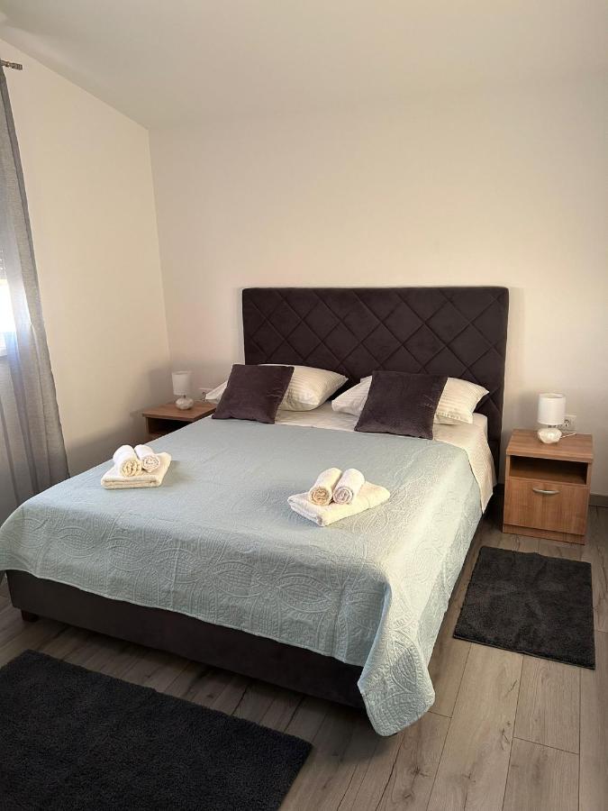 Apartment Marko With A Beautiful View Of The Sea Kaštel Sućurac Exteriör bild
