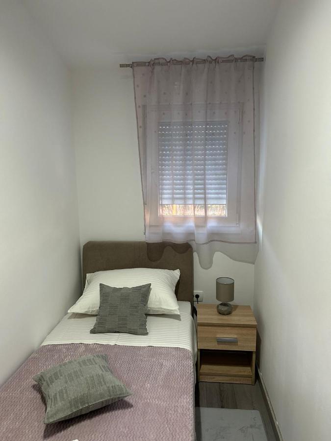 Apartment Marko With A Beautiful View Of The Sea Kaštel Sućurac Exteriör bild