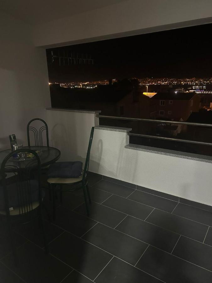 Apartment Marko With A Beautiful View Of The Sea Kaštel Sućurac Exteriör bild